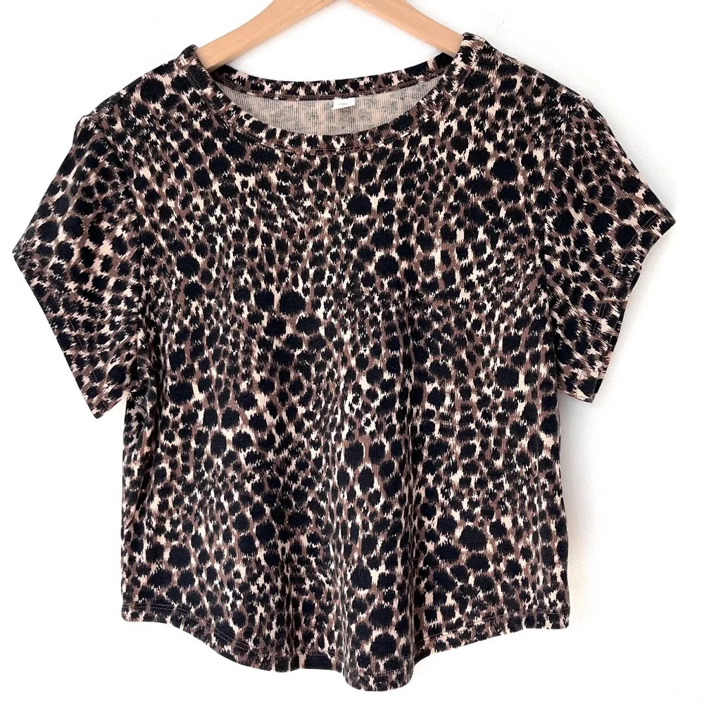 Old Navy Cropped Animal Print T-Shirt - Picture 2 of 5